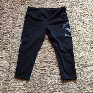 Virus Compression Capris